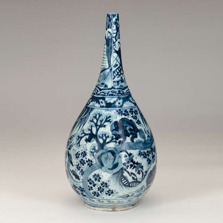 A Safavid Blue-and-white bottle